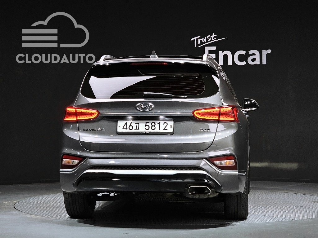2019 Hyundai Santa Fe Gasoline 2.0T 2WD - Image 4
