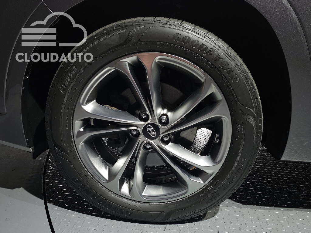 2019 Hyundai Santa Fe Gasoline 2.0T 2WD - Image 5