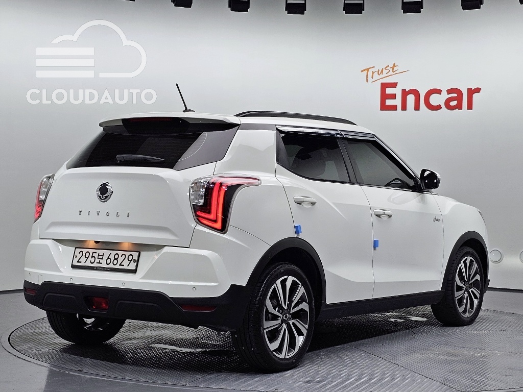 2021 SsangYong Tivoli Gasoline 1.5 2WD - Image 2