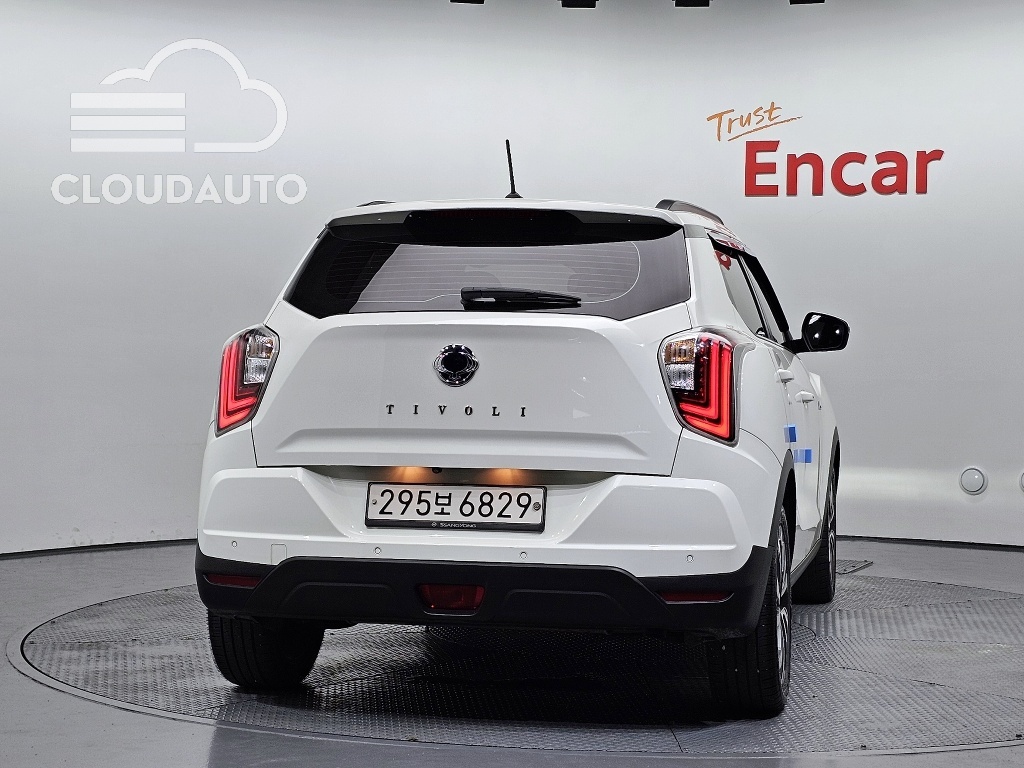 2021 SsangYong Tivoli Gasoline 1.5 2WD - Image 4