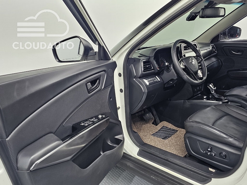 2021 SsangYong Tivoli Gasoline 1.5 2WD - Image 10