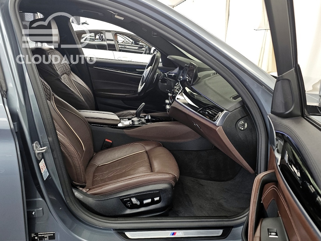 2019 BMW 5 Series 530i xDrive M Sports Plus - Image 11