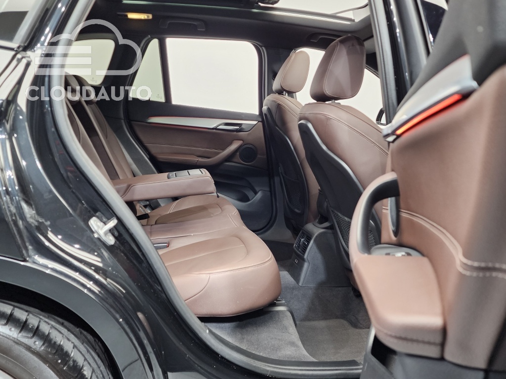 2022 BMW X1 xDrive 20i M Sports - Image 12