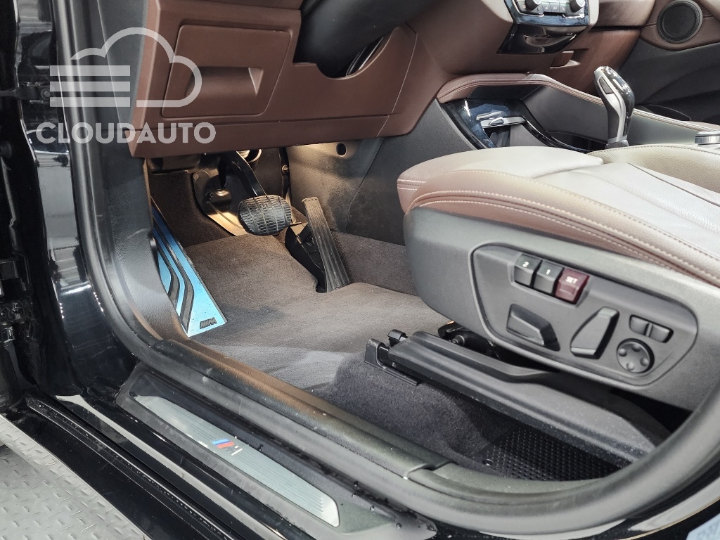 2022 BMW X1 xDrive 20i M Sports - Image 14