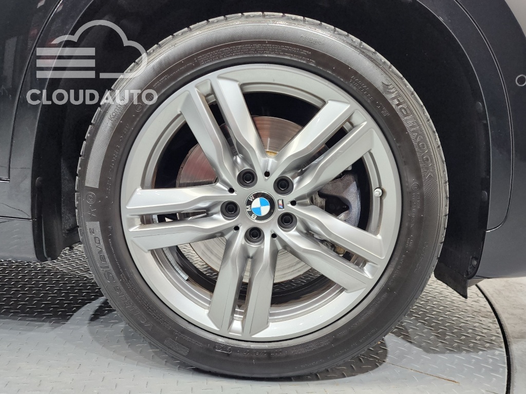 2022 BMW X1 xDrive 20i M Sports - Image 5