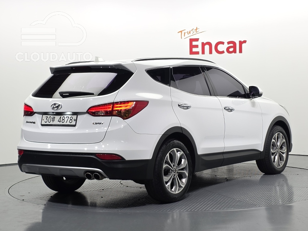 2015 Hyundai Santa Fe Diesel 2.0 2WD Exclusive - Image 2