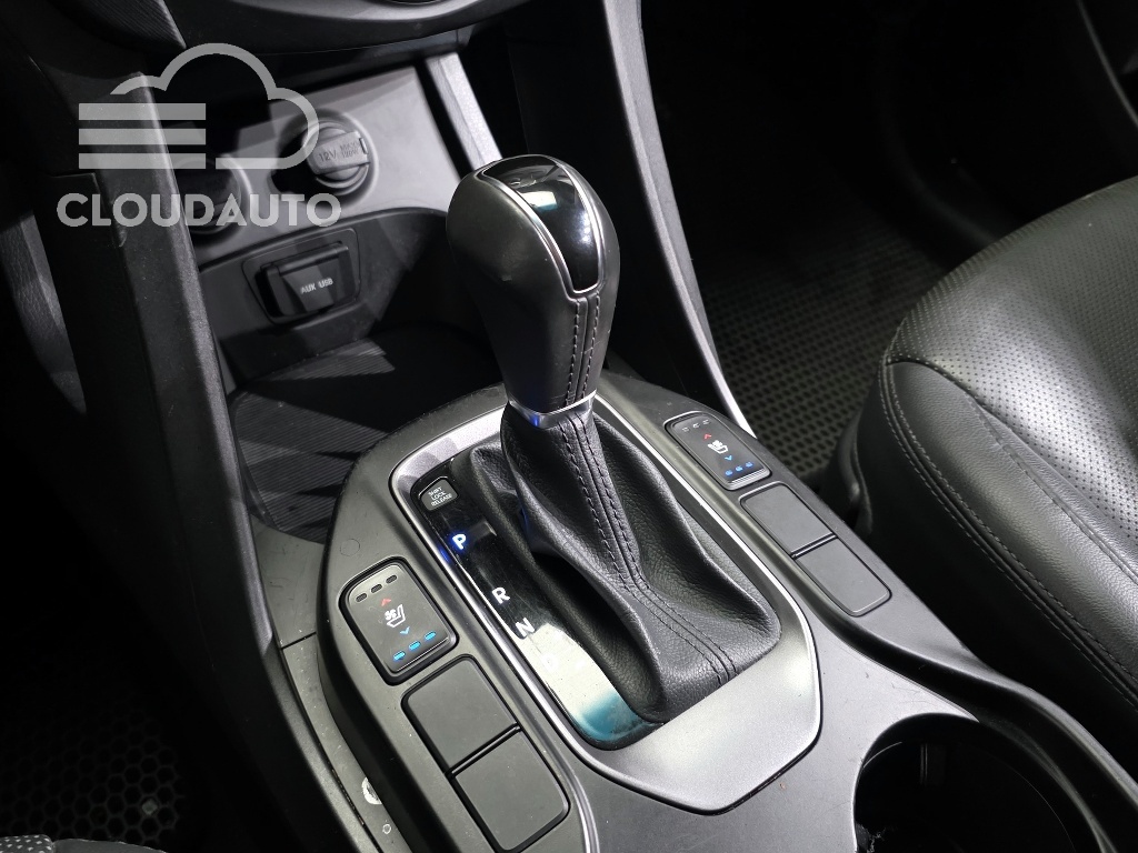 2015 Hyundai Santa Fe Diesel 2.0 2WD Exclusive - Image 9