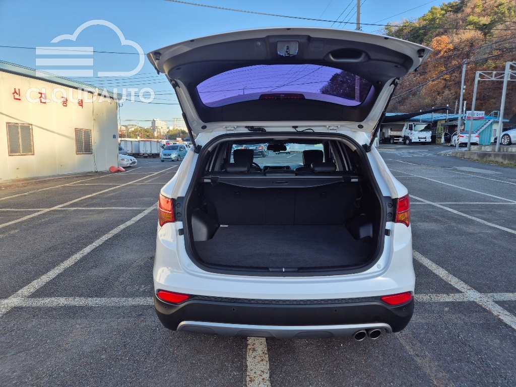 2015 Hyundai Santa Fe Diesel 2.0 2WD Exclusive - Image 17