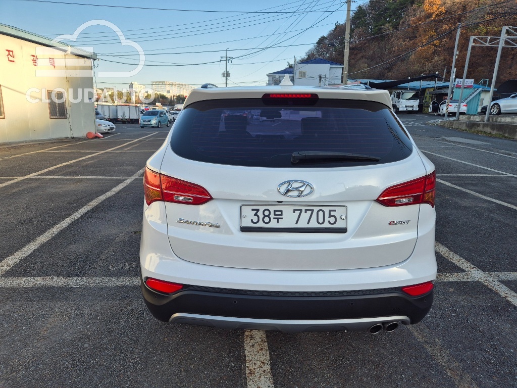 2015 Hyundai Santa Fe Diesel 2.0 2WD Exclusive - Image 4