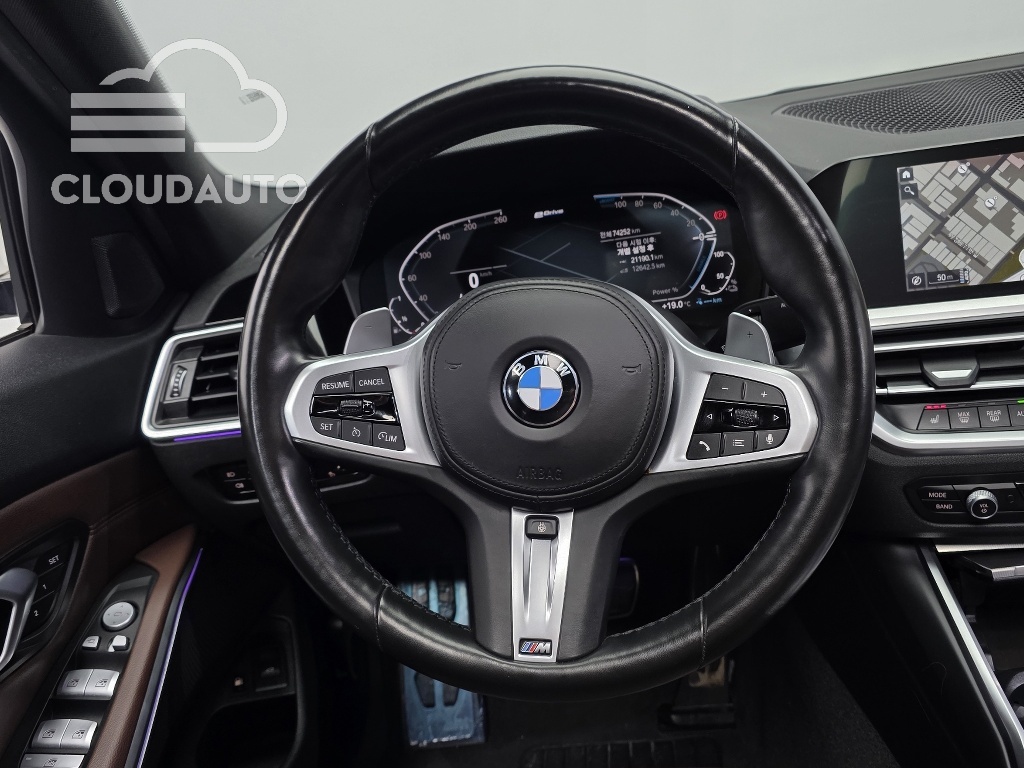 2021 BMW 3 Series 330e M Sports - Image 13