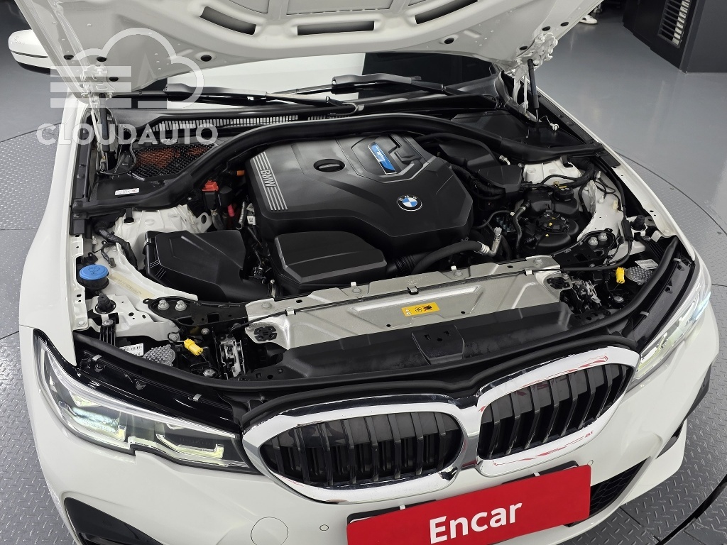 2021 BMW 3 Series 330e M Sports - Image 6