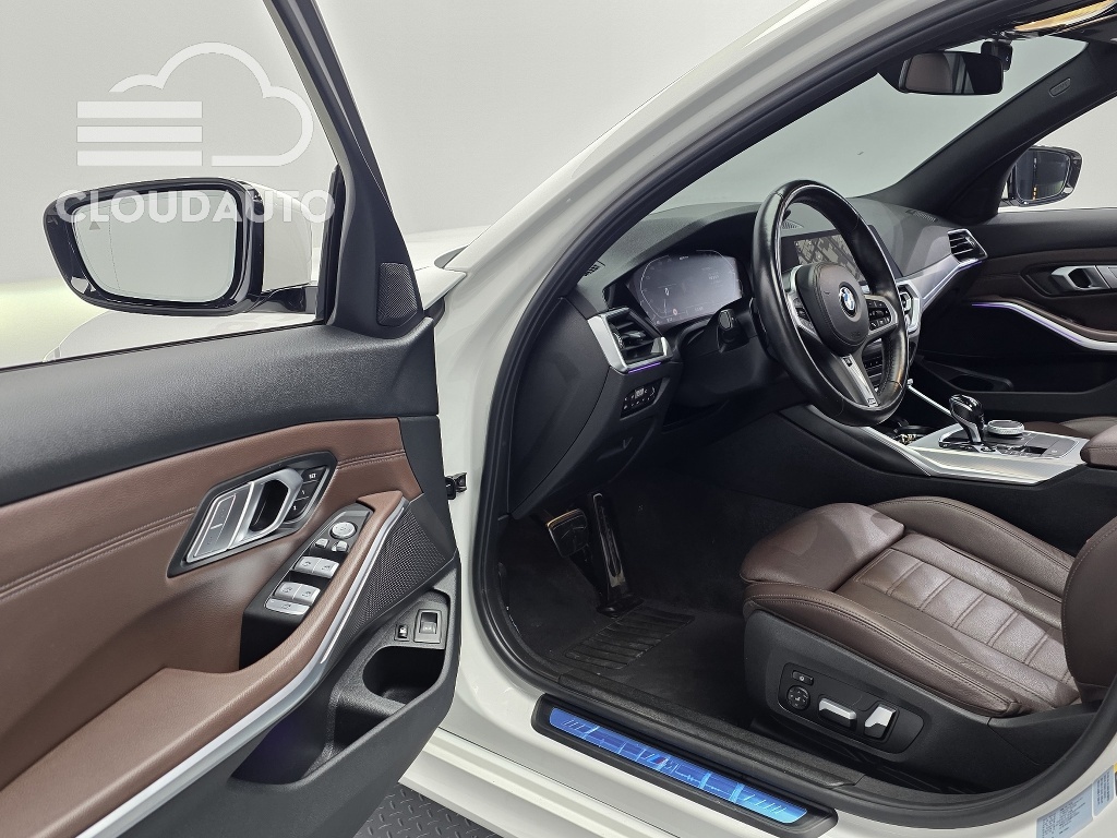 2021 BMW 3 Series 330e M Sports - Image 10