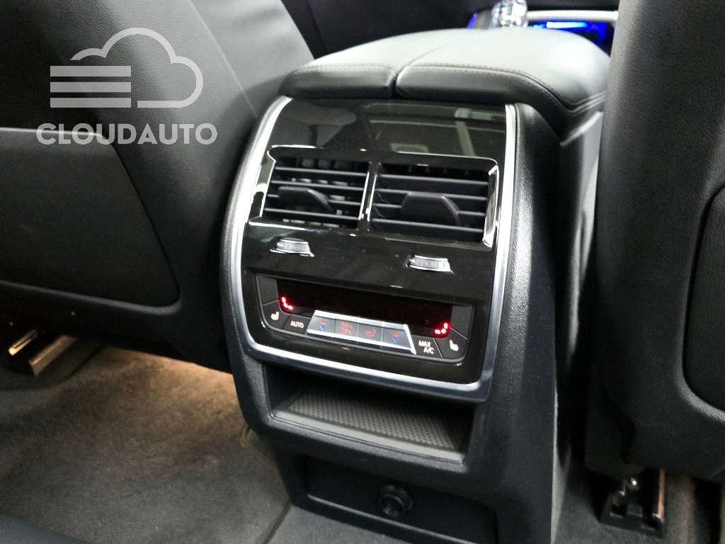 2023 BMW X5 xDrive 40i M Sports - Image 19