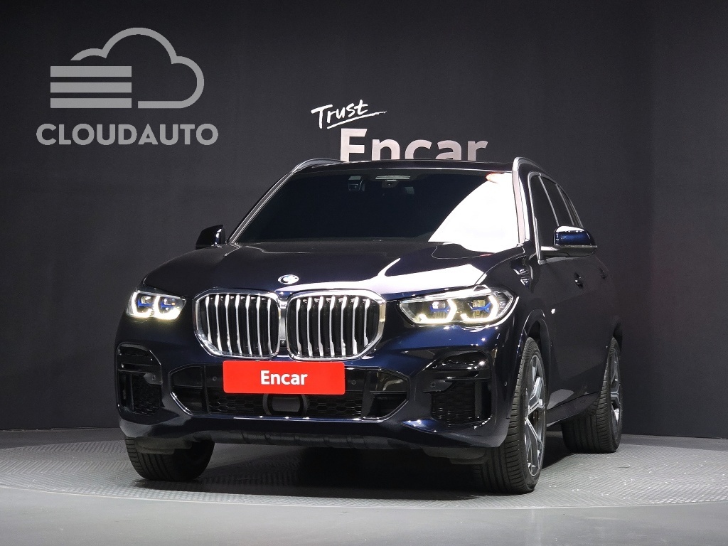 2023 BMW X5 xDrive 40i M Sports - Image 3