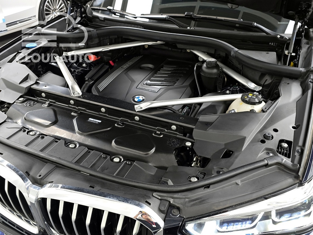 2023 BMW X5 xDrive 40i M Sports - Image 6