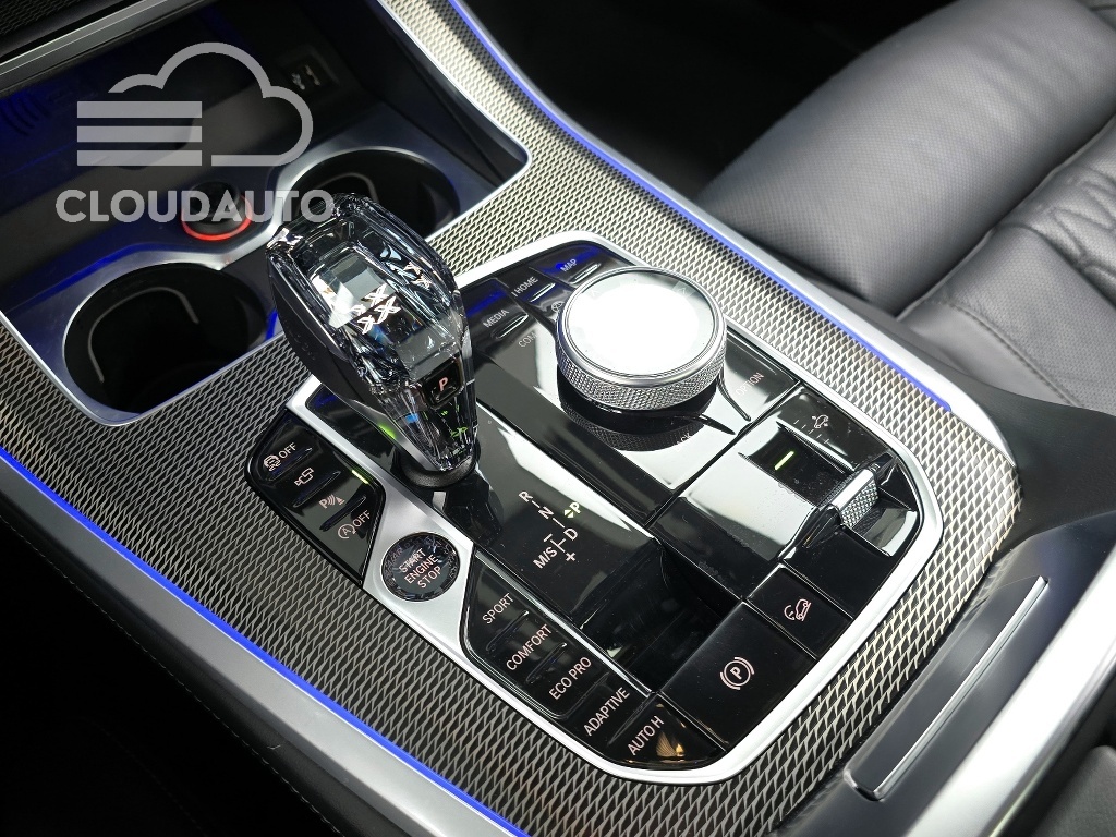 2023 BMW X5 xDrive 40i M Sports - Image 9