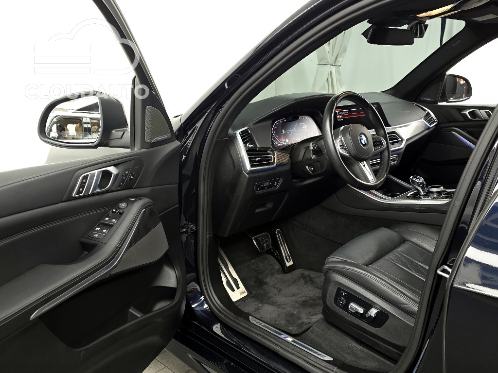 2023 BMW X5 xDrive 40i M Sports - Image 10