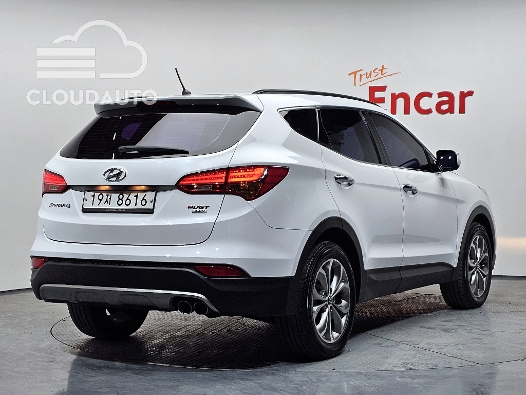 2014 Hyundai Santa Fe Diesel 2.2 4WD Premium - Image 2