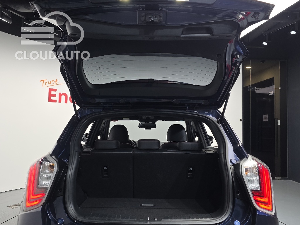 2020 SsangYong Tivoli Gasoline 1.5 2WD - Image 20
