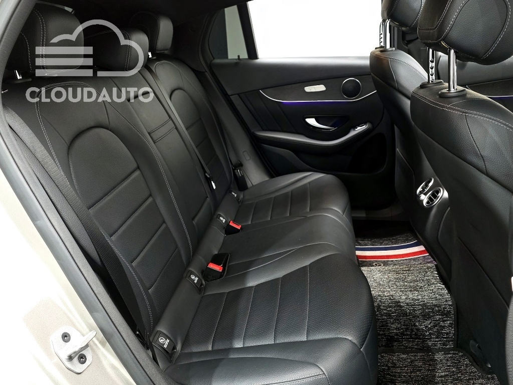 2021 Mercedes-Benz GLC GLC300e 4MATIC Coupe - Image 12