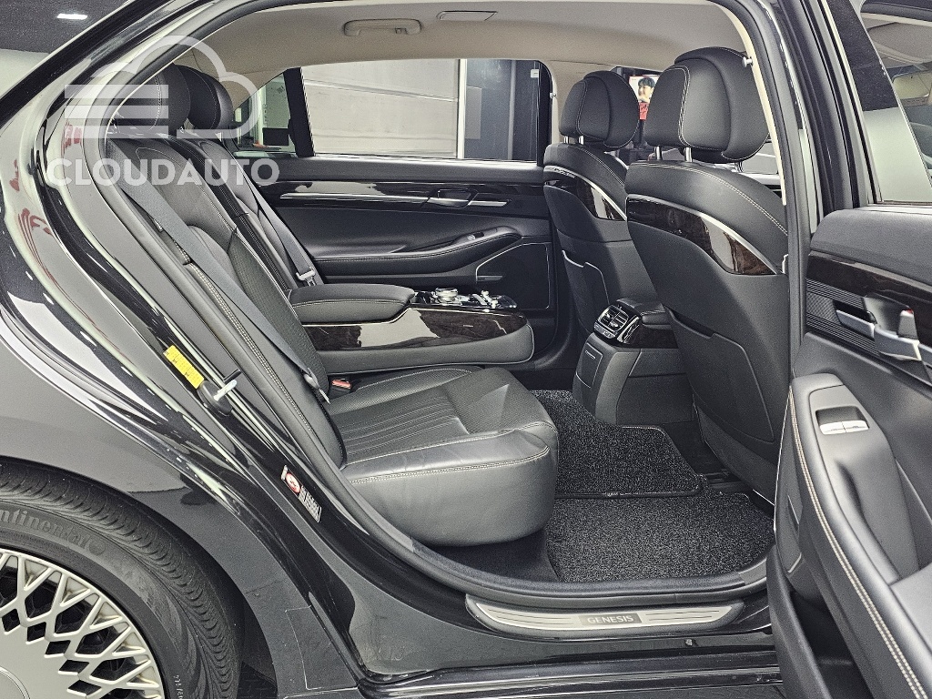 2019 Genesis G90 3.3 T AWD - Image 12
