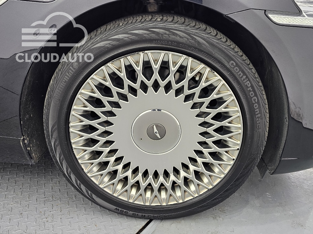 2019 Genesis G90 3.3 T AWD - Image 5