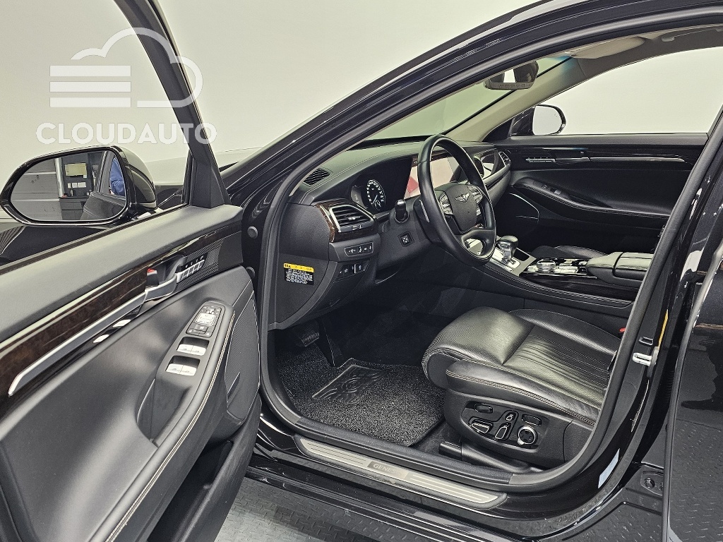 2019 Genesis G90 3.3 T AWD - Image 10
