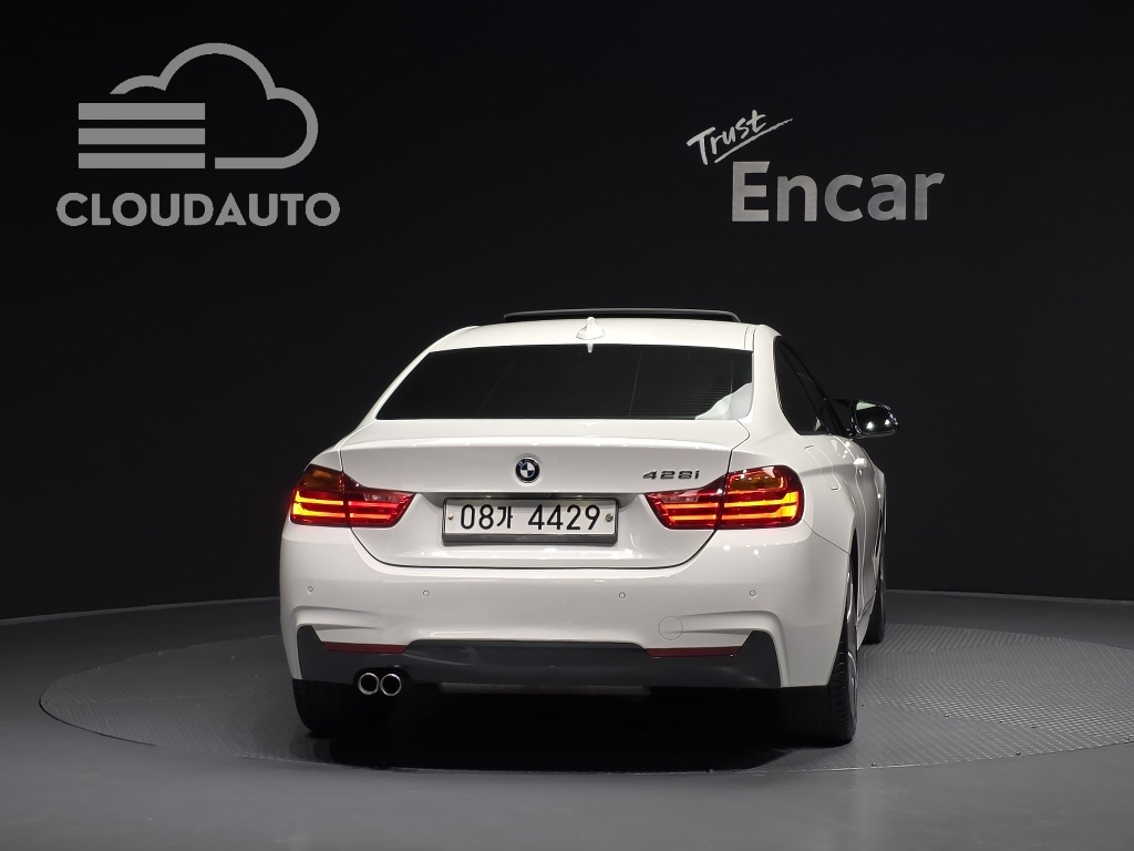 2017 BMW 4 Series 428i M Sports Coupe - Image 4