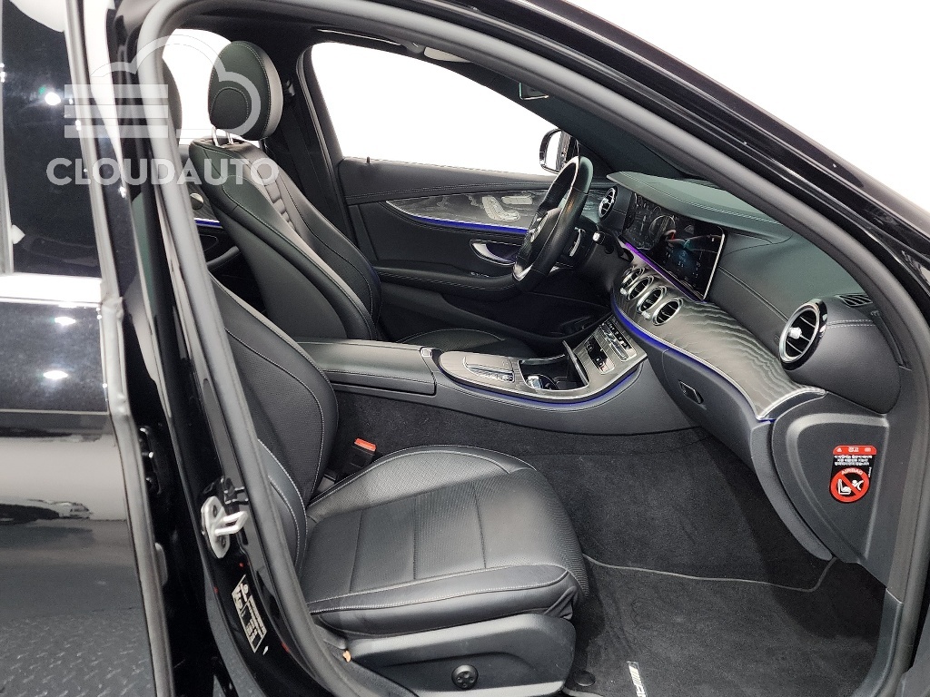 2022 Mercedes-Benz E-Class E350 4MATIC AMG Line - Image 11