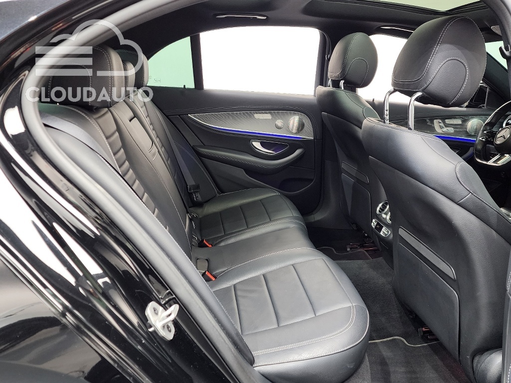 2022 Mercedes-Benz E-Class E350 4MATIC AMG Line - Image 12