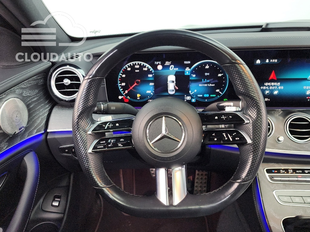 2022 Mercedes-Benz E-Class E350 4MATIC AMG Line - Image 13