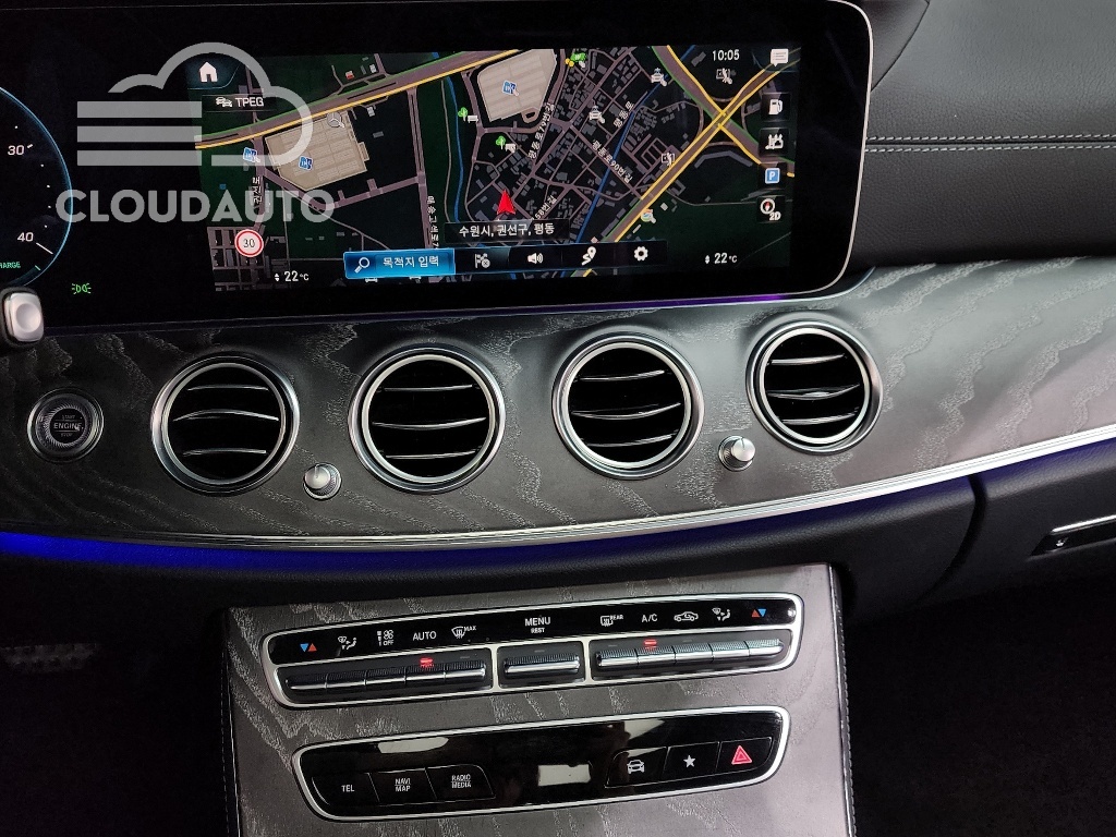 2022 Mercedes-Benz E-Class E350 4MATIC AMG Line - Image 14