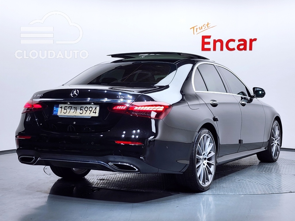 2022 Mercedes-Benz E-Class E350 4MATIC AMG Line - Image 2