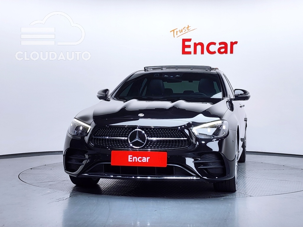 2022 Mercedes-Benz E-Class E350 4MATIC AMG Line - Image 3