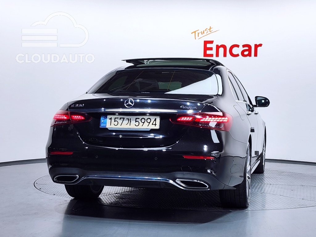 2022 Mercedes-Benz E-Class E350 4MATIC AMG Line - Image 4
