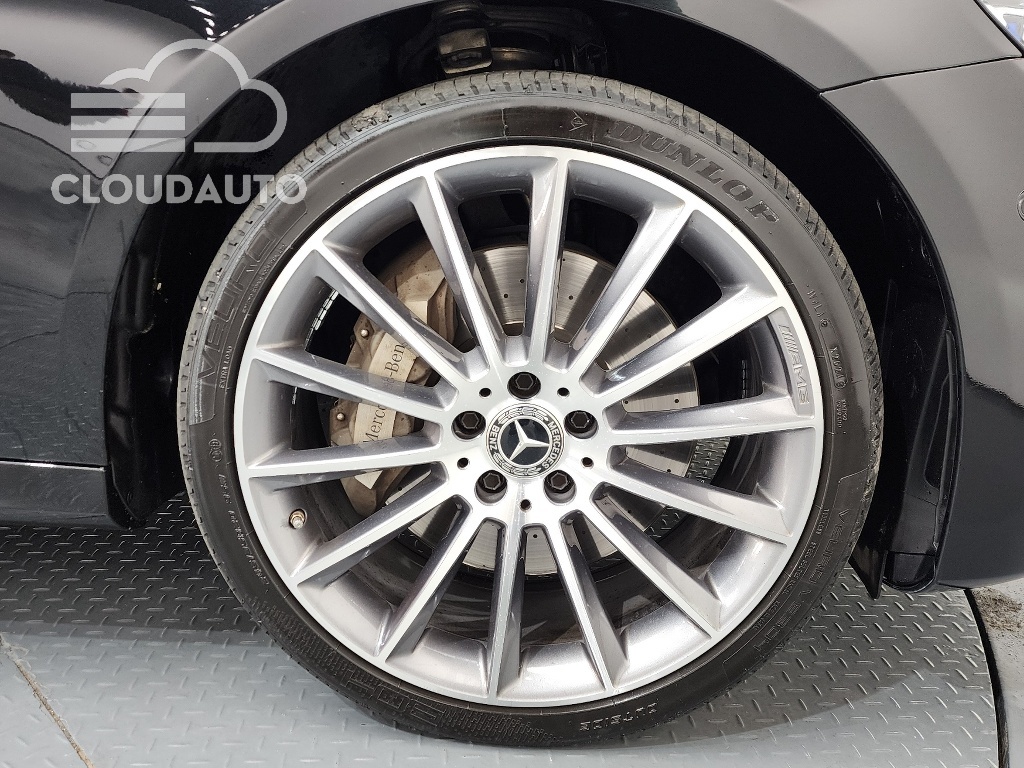 2022 Mercedes-Benz E-Class E350 4MATIC AMG Line - Image 5