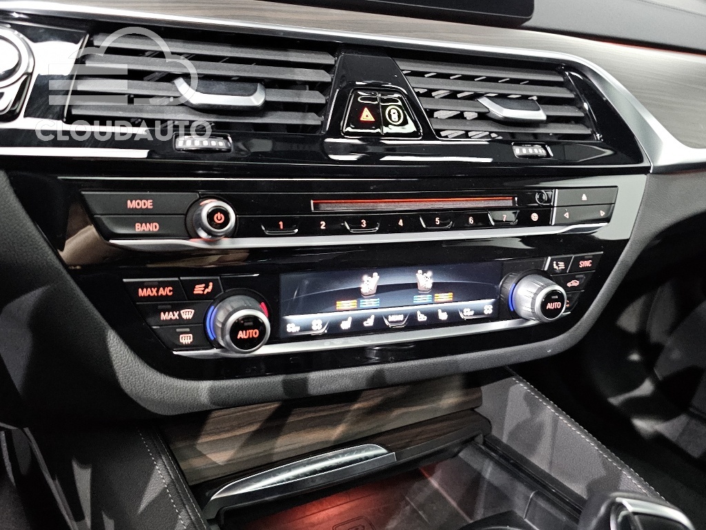 2018 BMW 5 Series 530i xDrive M Sports Plus - Image 16