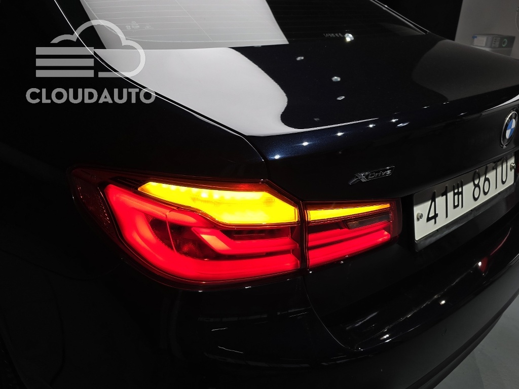 2018 BMW 5 Series 520d xDrive M Sports Plus - Image 17