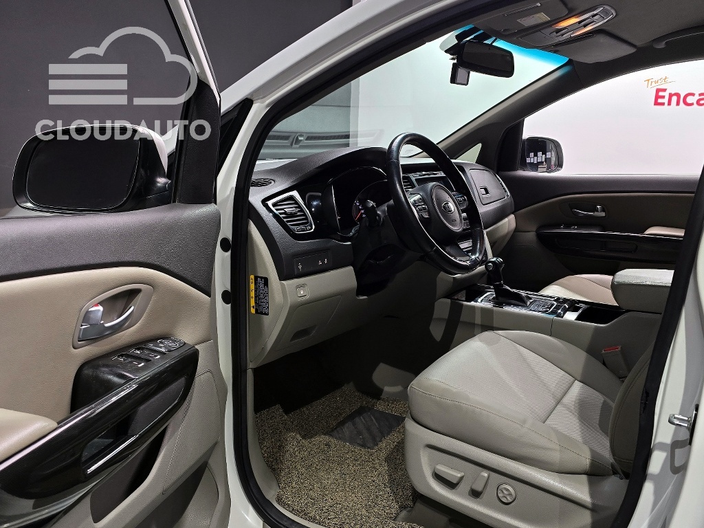 2015 Kia Carnival 9 Prestige - Image 11