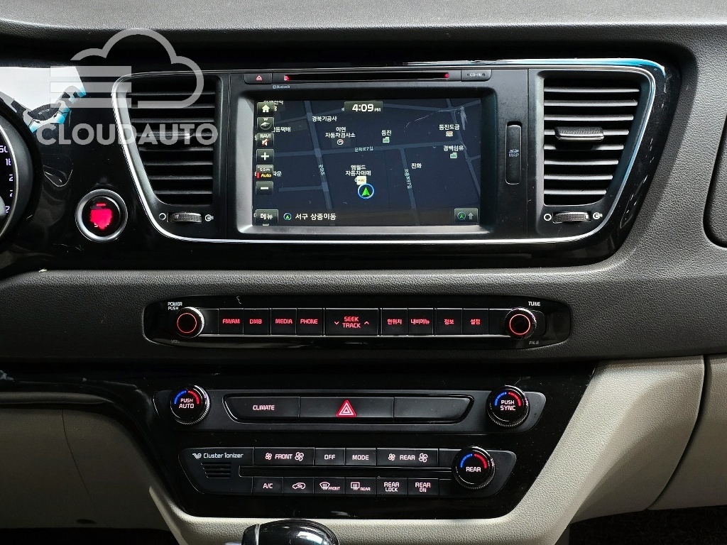 2015 Kia Carnival 9 Prestige - Image 16