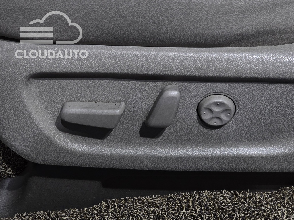 2015 Kia Carnival 9 Prestige - Image 17