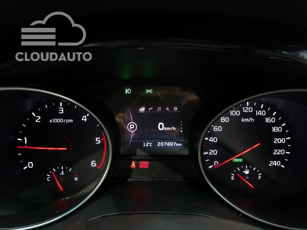2015 Kia Carnival 9 Prestige - Image 8