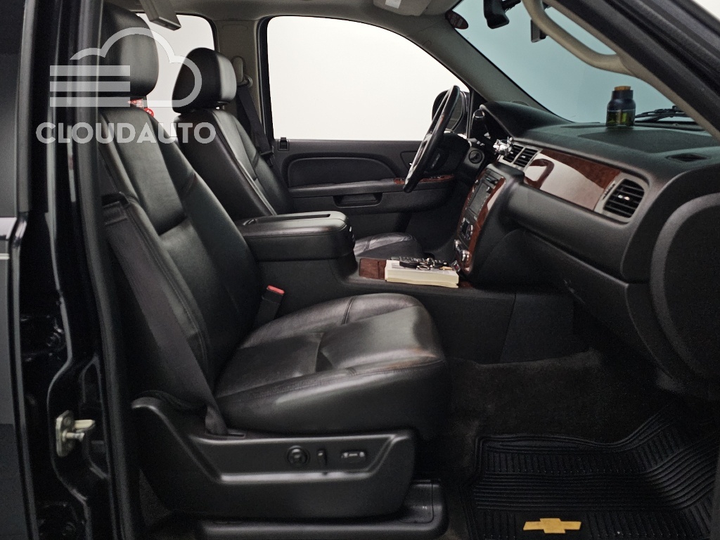 2013 Chevrolet Suburban 5.3 - Image 11