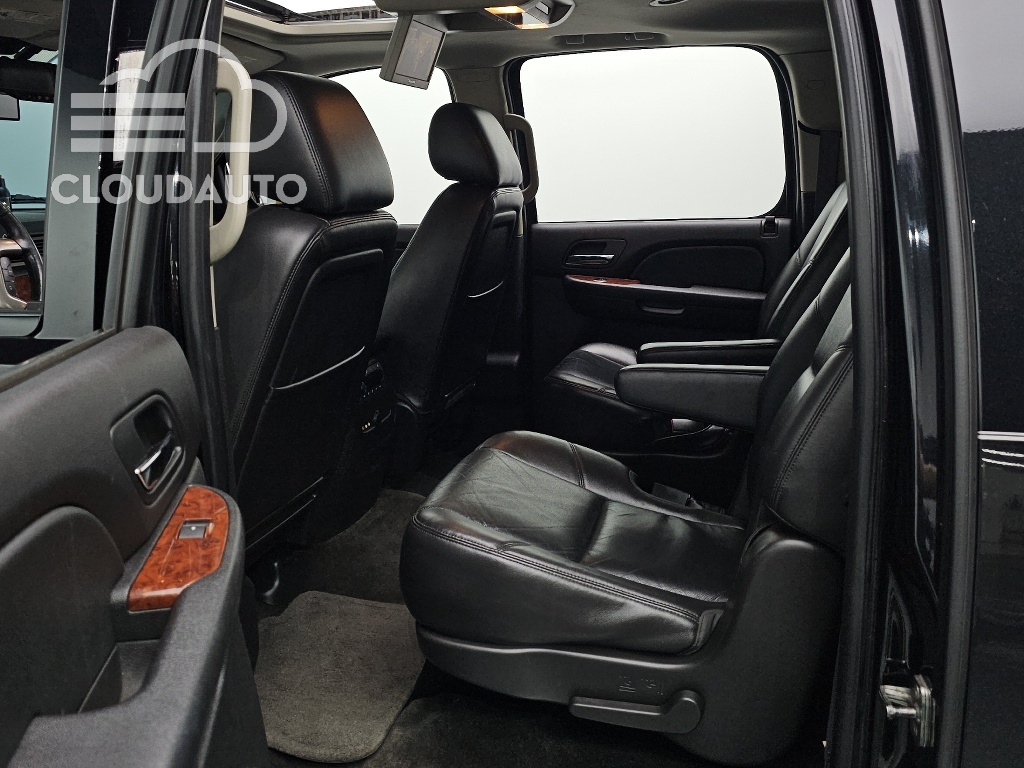 2013 Chevrolet Suburban 5.3 - Image 13