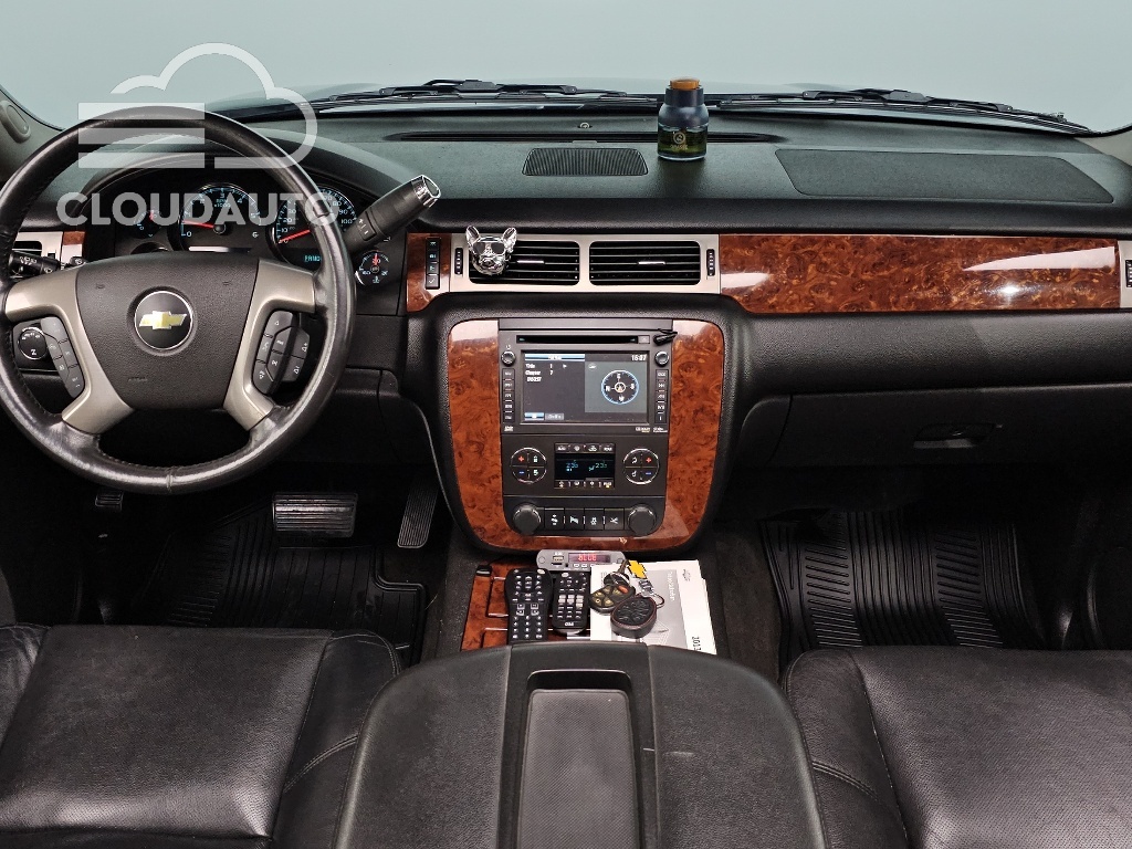 2013 Chevrolet Suburban 5.3 - Image 7