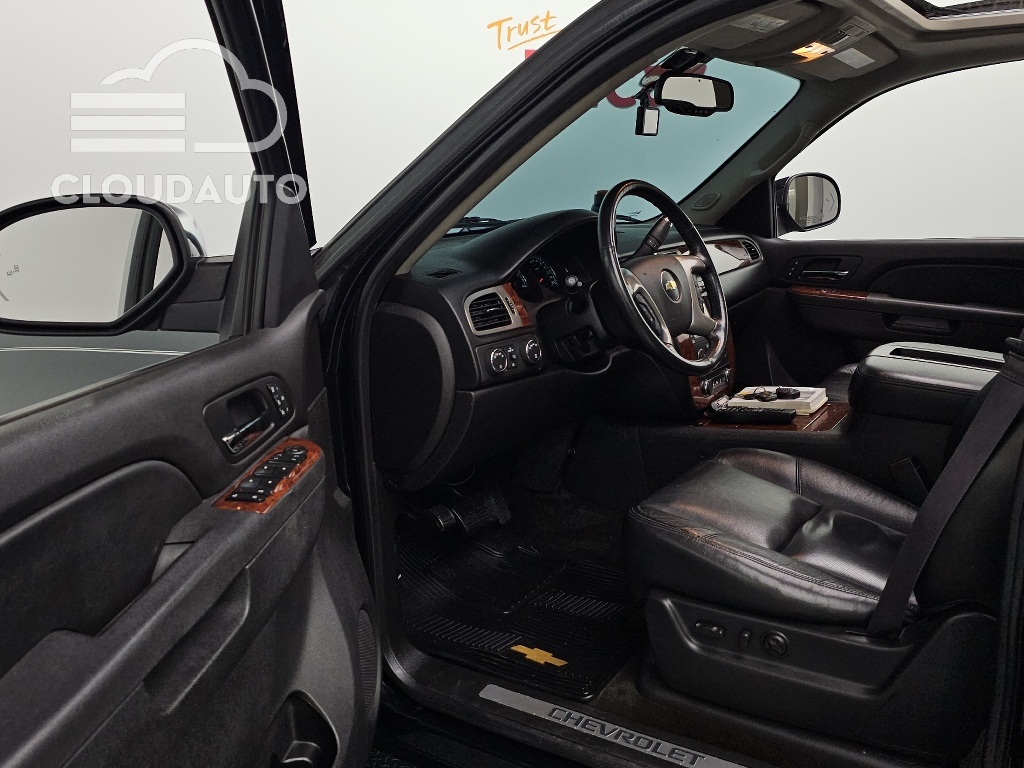 2013 Chevrolet Suburban 5.3 - Image 10