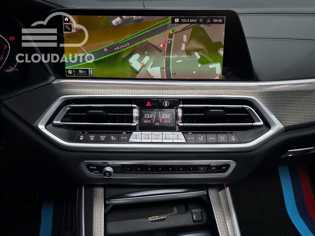 2022 BMW X5 xDrive 40i M Sports - Image 14