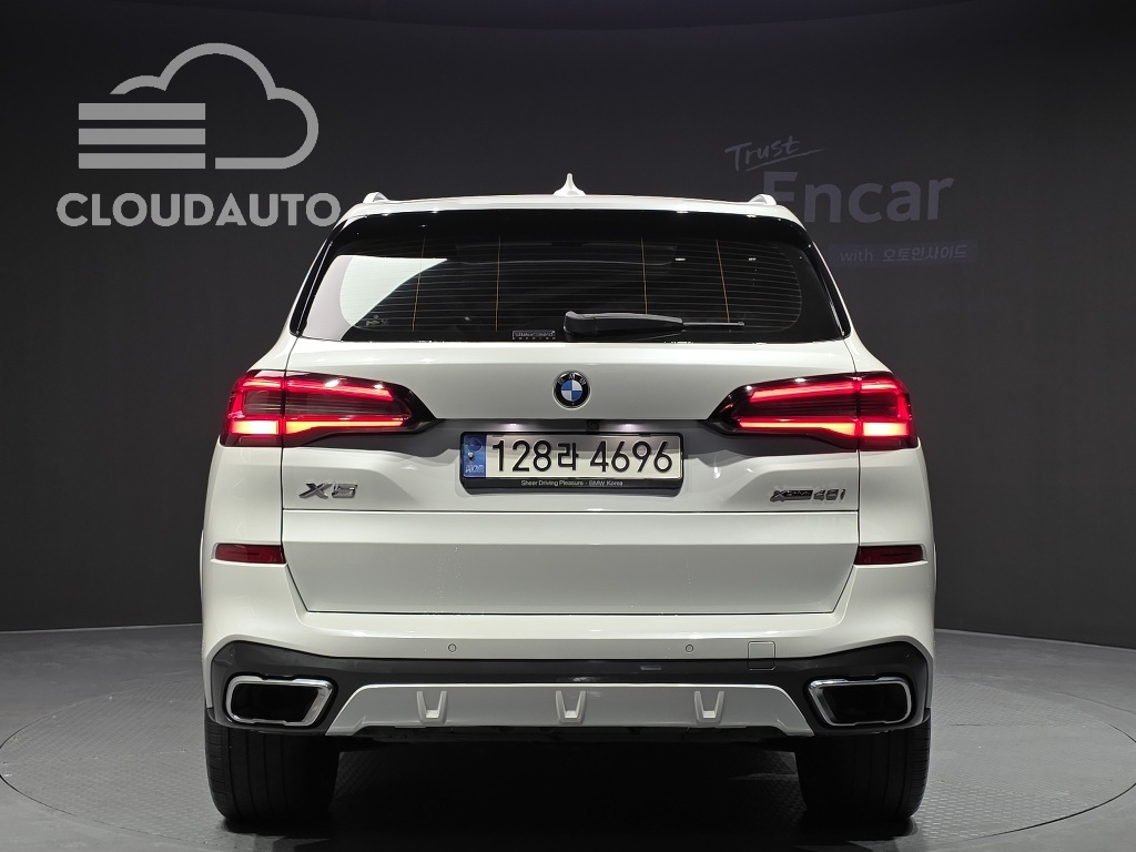 2022 BMW X5 xDrive 40i M Sports - Image 4