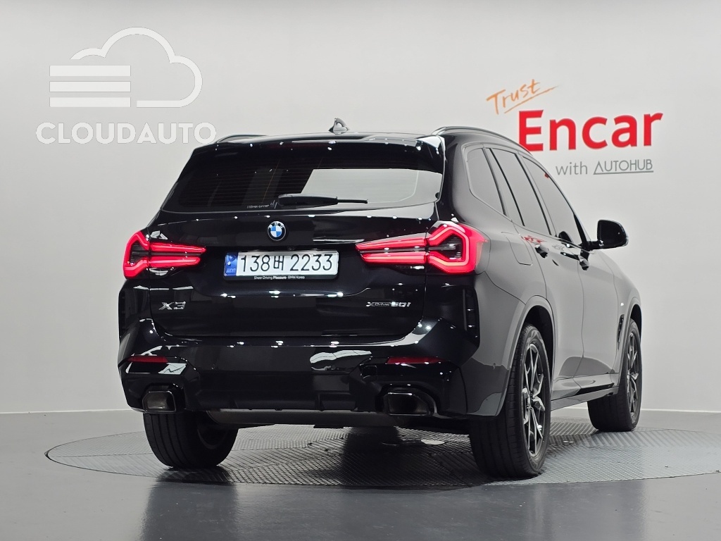 2024 BMW X3 xDrive 20i M Sports - Image 4