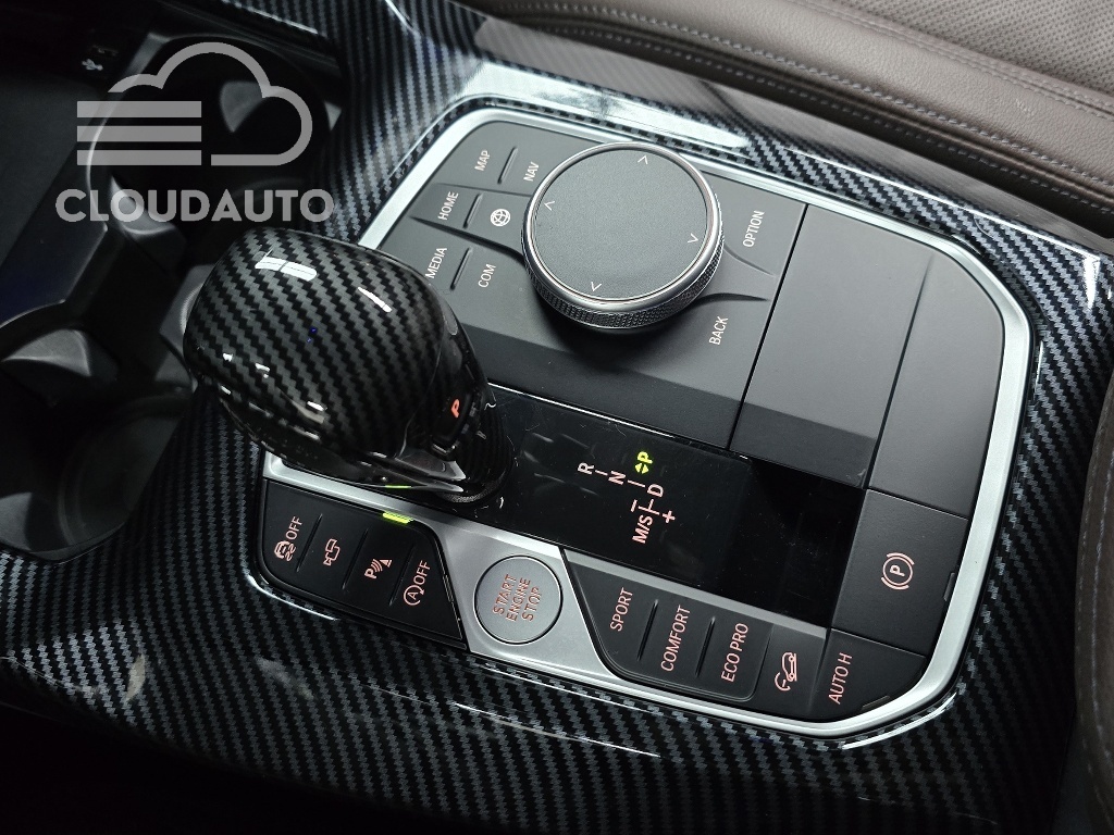 2024 BMW X3 xDrive 20i M Sports - Image 9